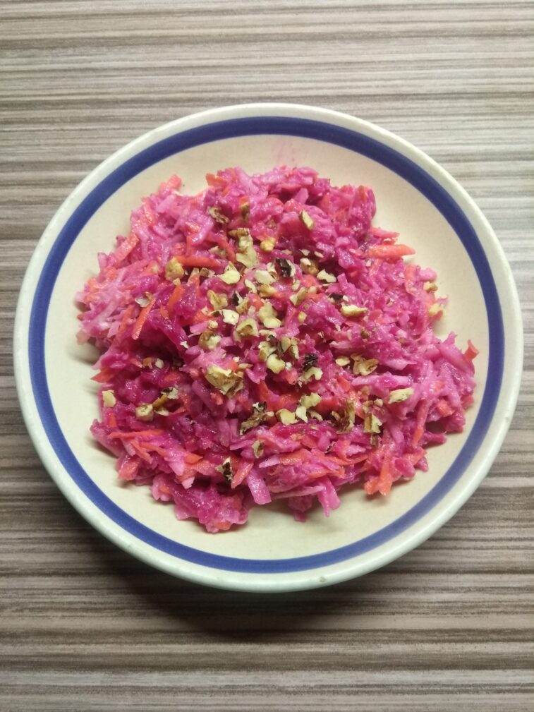 Свекольный салат с яблоками и морковью