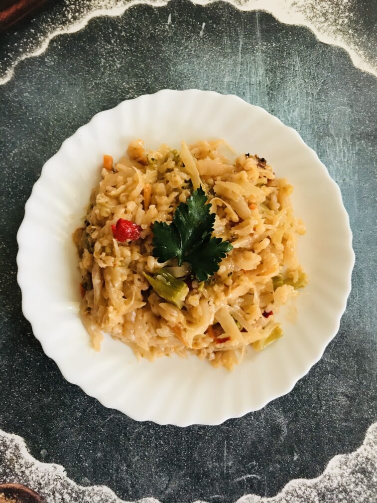Тушеные овощи с рисом и сметаной