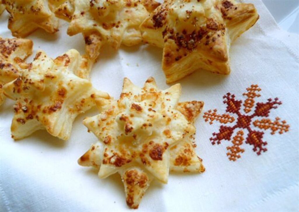 Слойки с сыром