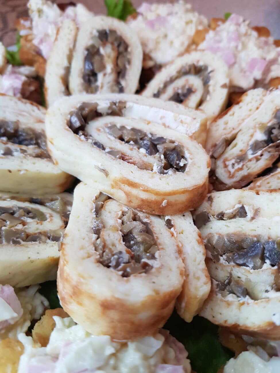 Рулет с грибами
