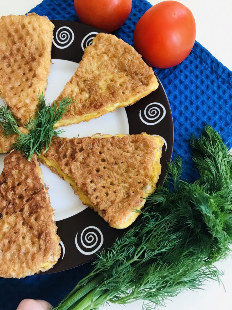 Вафельные треугольники с фаршем индейки