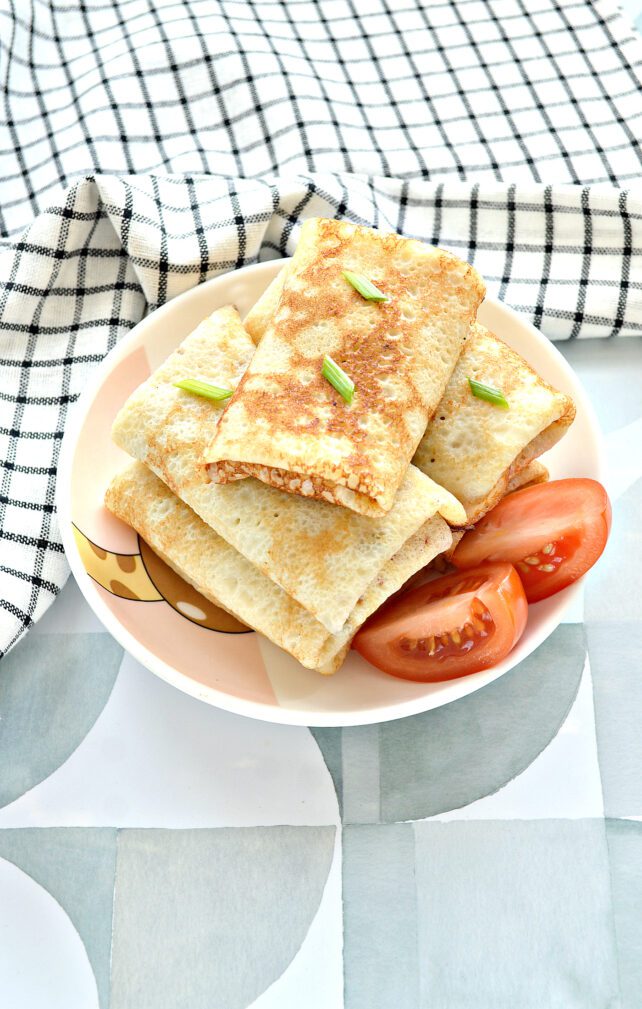 Блины, фаршированные курицей, шампиньонами и сыром