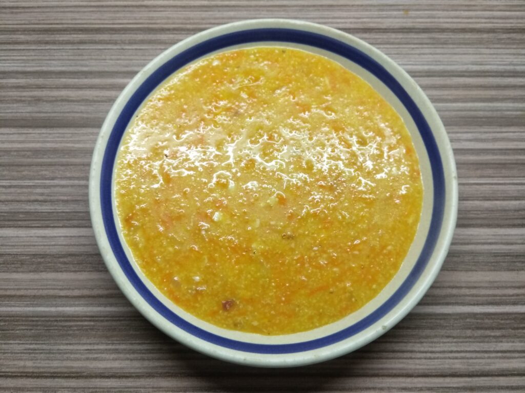 Фото рецепта - Кукурузная каша с сушенными грибами и сыром - шаг 7