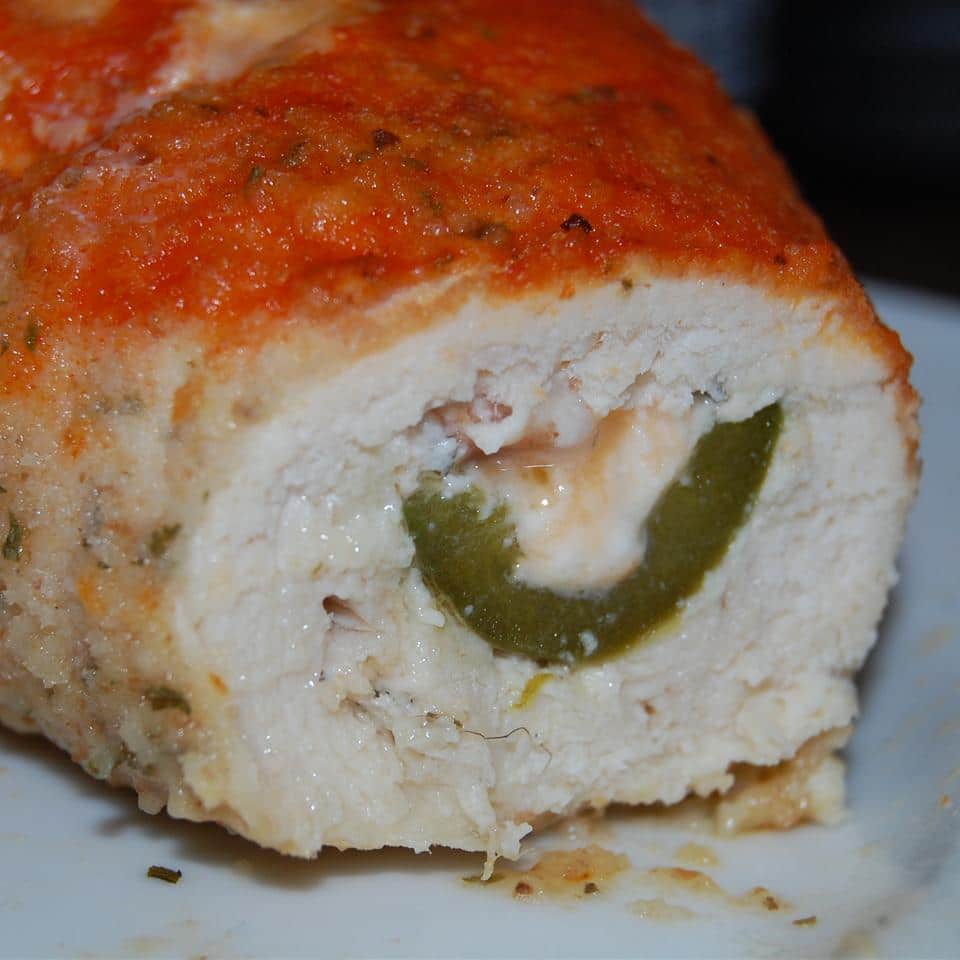 Куиные рулетики, фаршированные перцем и сыром