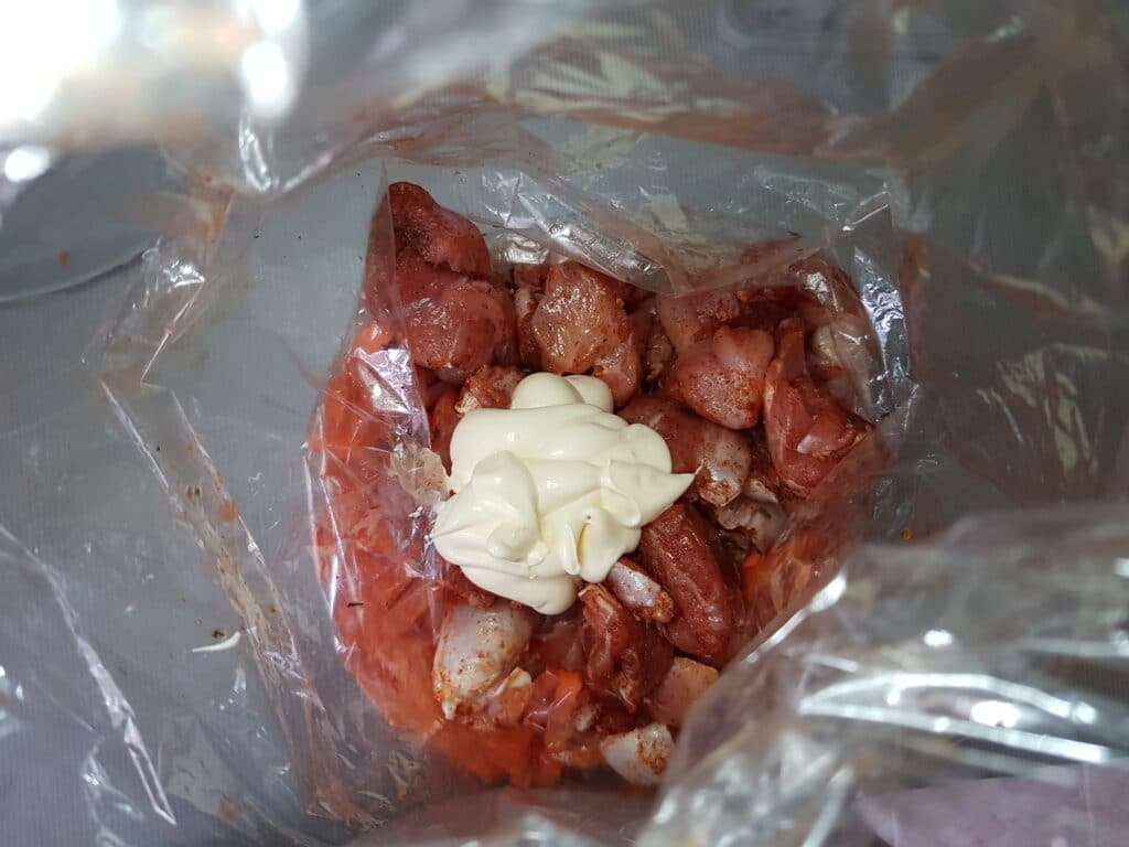 Фото рецепта - Куриное мясо с овощами в рукаве - шаг 5