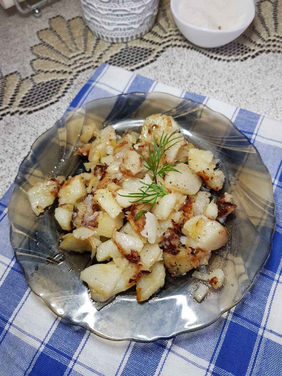 Жареный картофель с луком