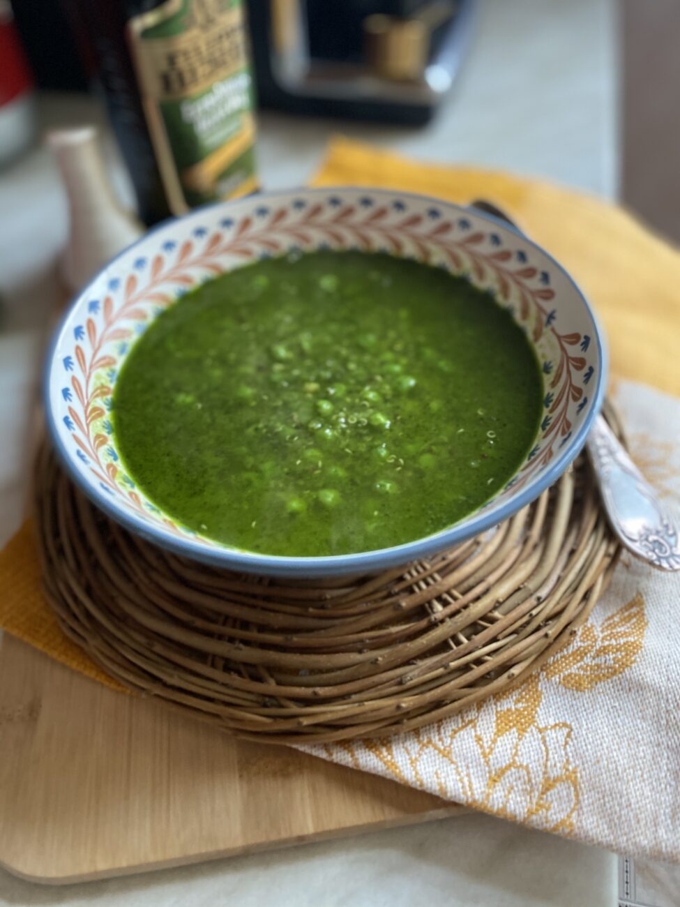 Гороховый суп по-перуански с кинзой и киноа