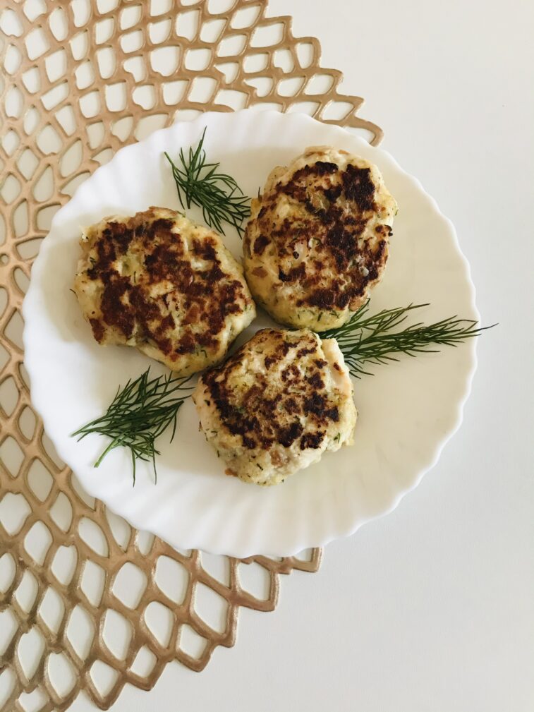 Котлеты из куриного филе с сыром и укропом
