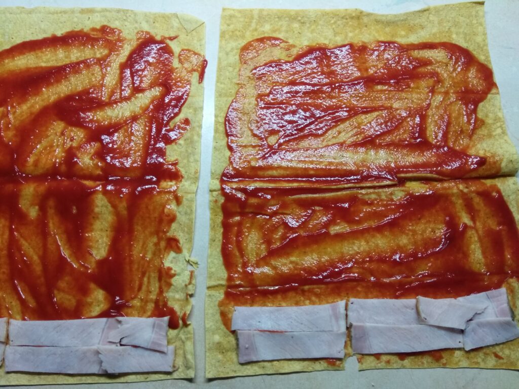 Фото рецепта - Роллы с бужениной, оливками и пармезаном - шаг 2