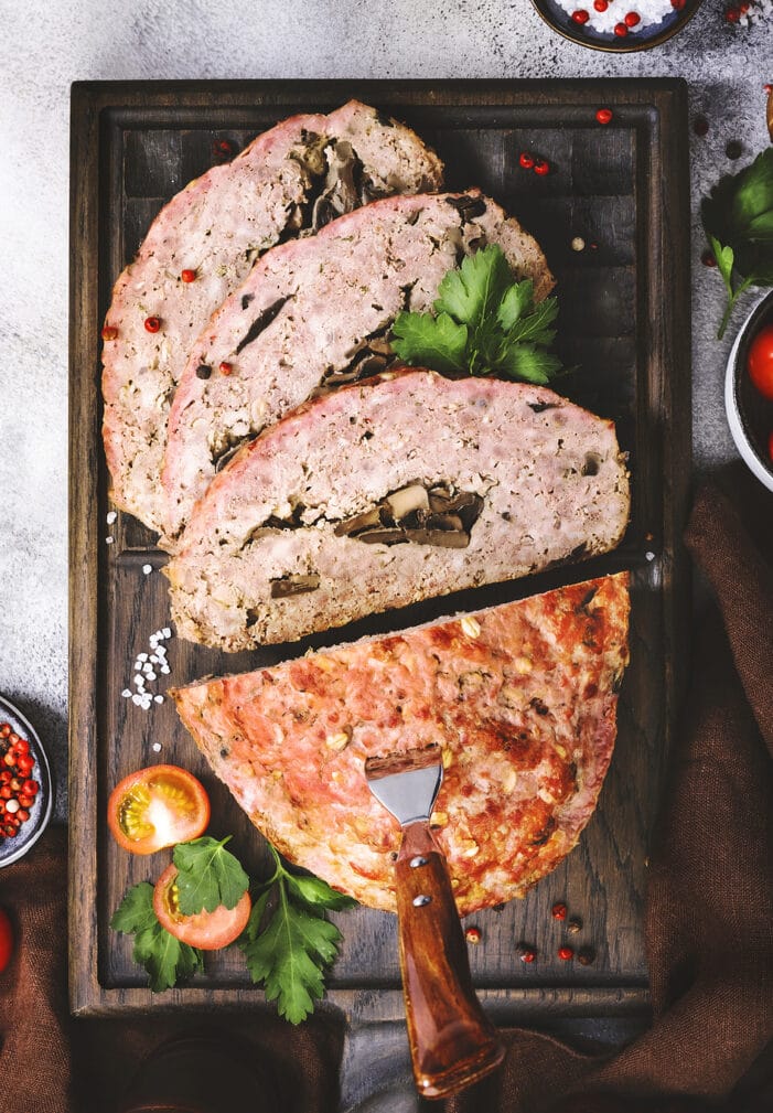 Мясной «хлеб» из фарша с грибами