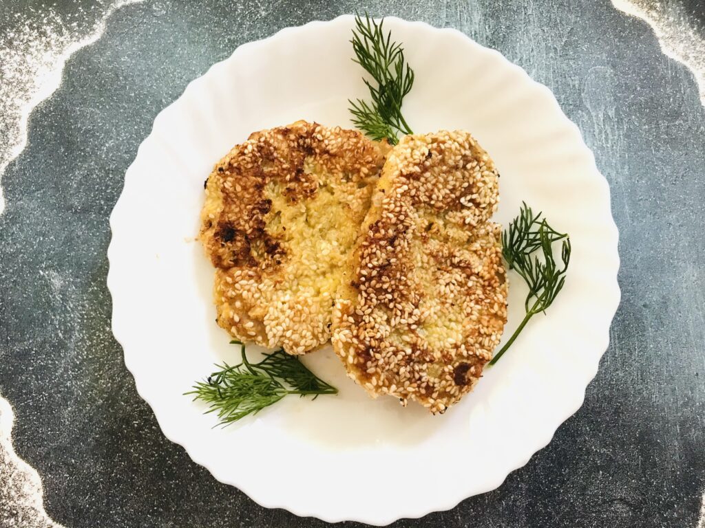 Фото рецепта - Отбивные из свинины в кунжутной панировке - шаг 7