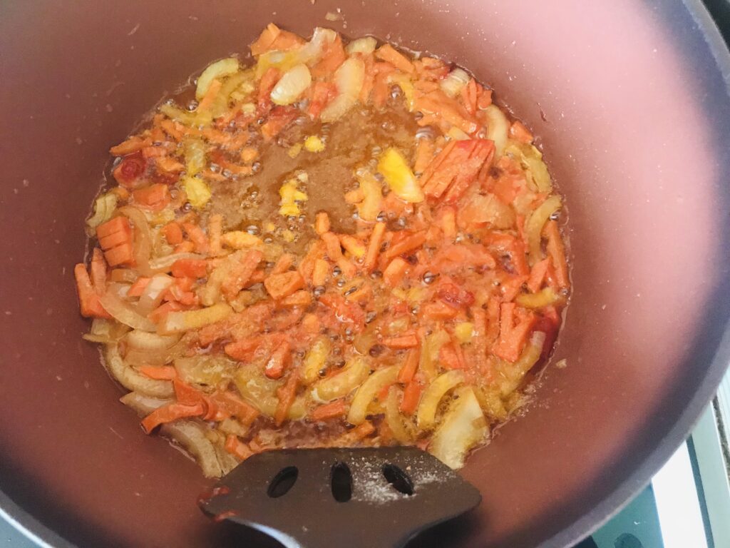 Фото рецепта - Ленивые голубцы с куриным фаршем в казане - шаг 2