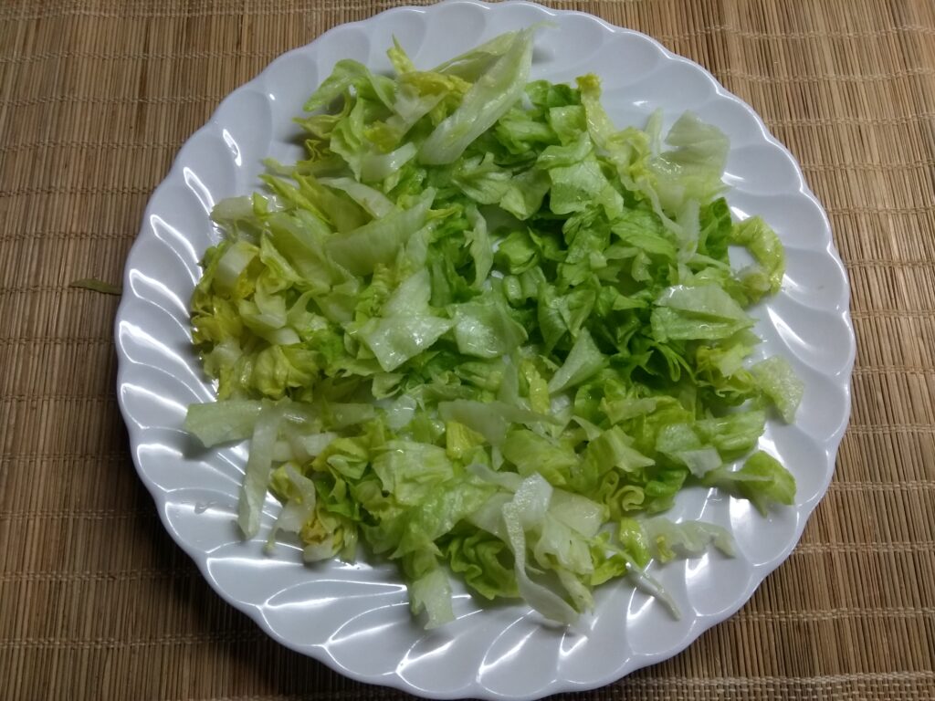 Фото рецепта - Салат с куриной печенью и овощами - шаг 1