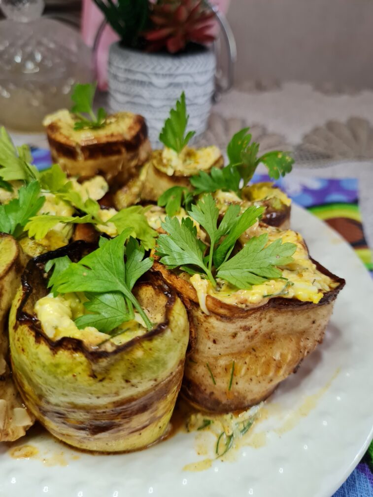 Кабачковые роллы с сырной начинкой