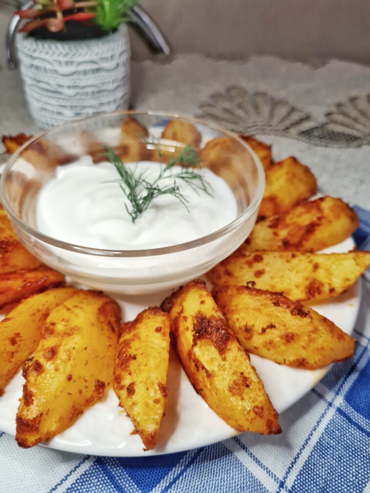 Картофель по-деревенски в духовке