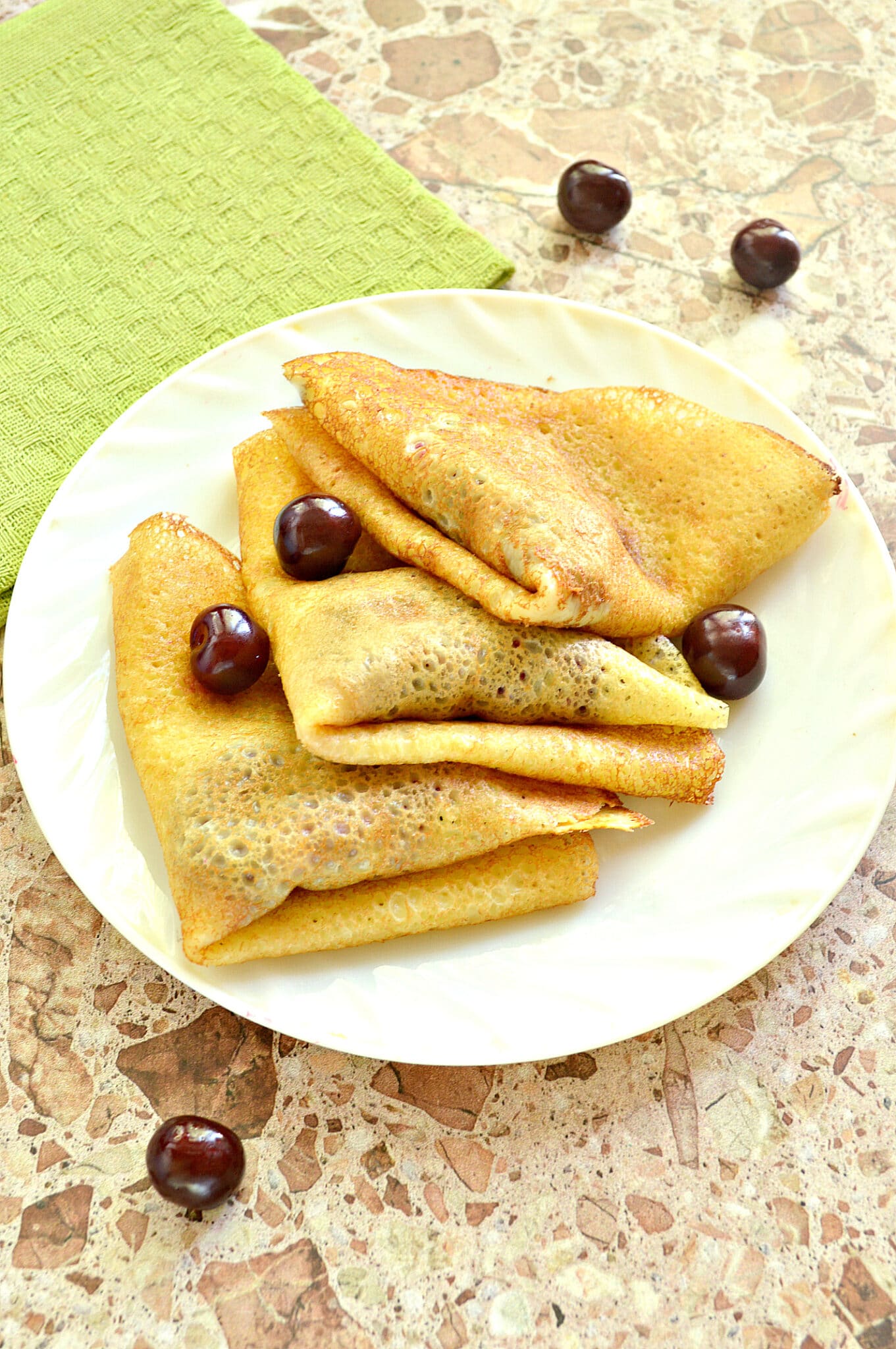 Блины конвертом. Блинчики с творогом конвертики. Блинчики с творогом конвертики. Блины конвертиком с творогом. Блинчики конвертики с начинкой.