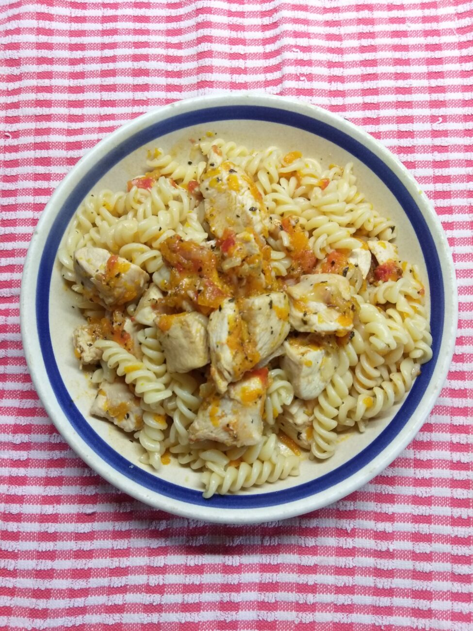 Макароны с куриным филе