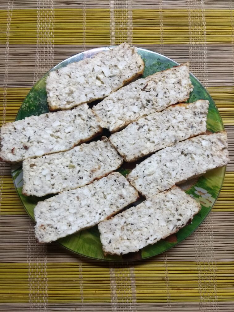 Мясной хлеб с творогом и итальянскими травами