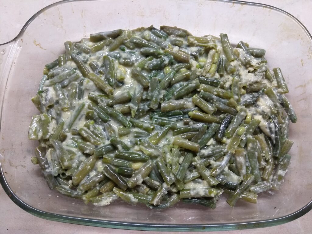 стручковая фасоль запеченная в духовке с яйцом и сыром. img 20210721 161532. стручковая фасоль запеченная в духовке с яйцом и сыром фото. стручковая фасоль запеченная в духовке с яйцом и сыром-img 20210721 161532. картинка стручковая фасоль запеченная в духовке с яйцом и сыром. картинка img 20210721 161532. Лук почистить и нарезать.