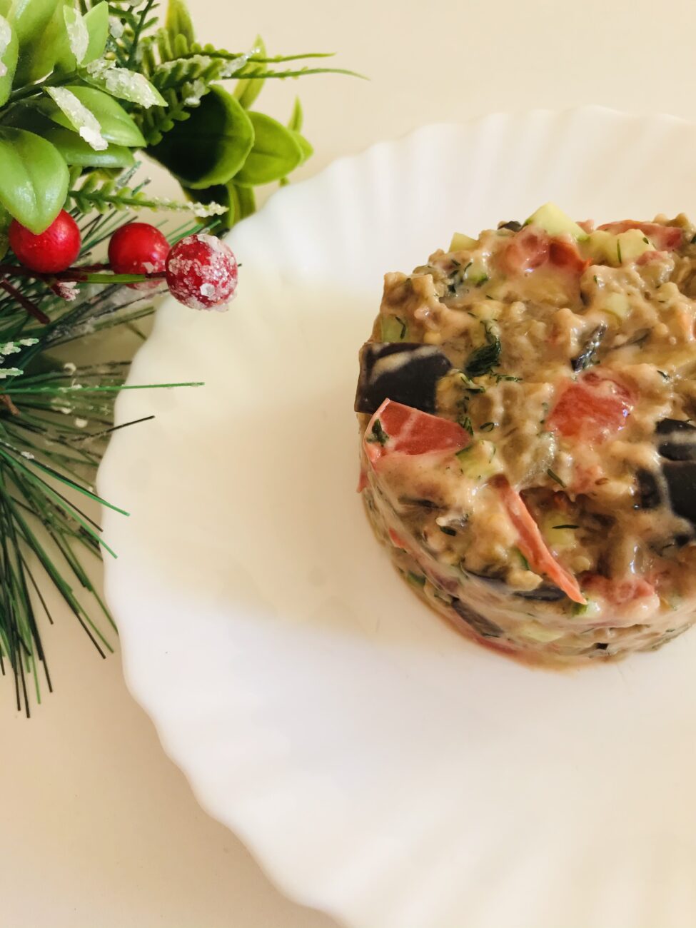 Овощной салат с жареными баклажанами