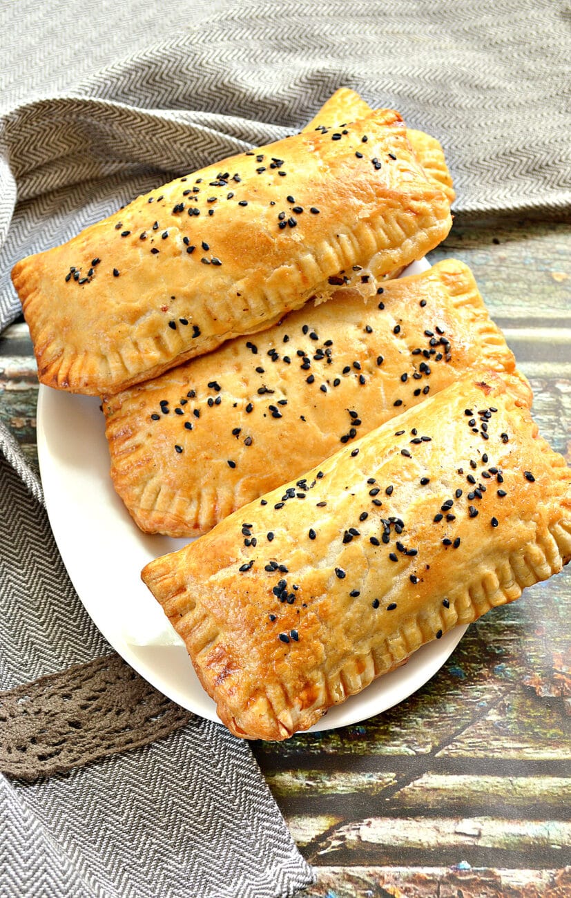 Слойки с мясным фаршем