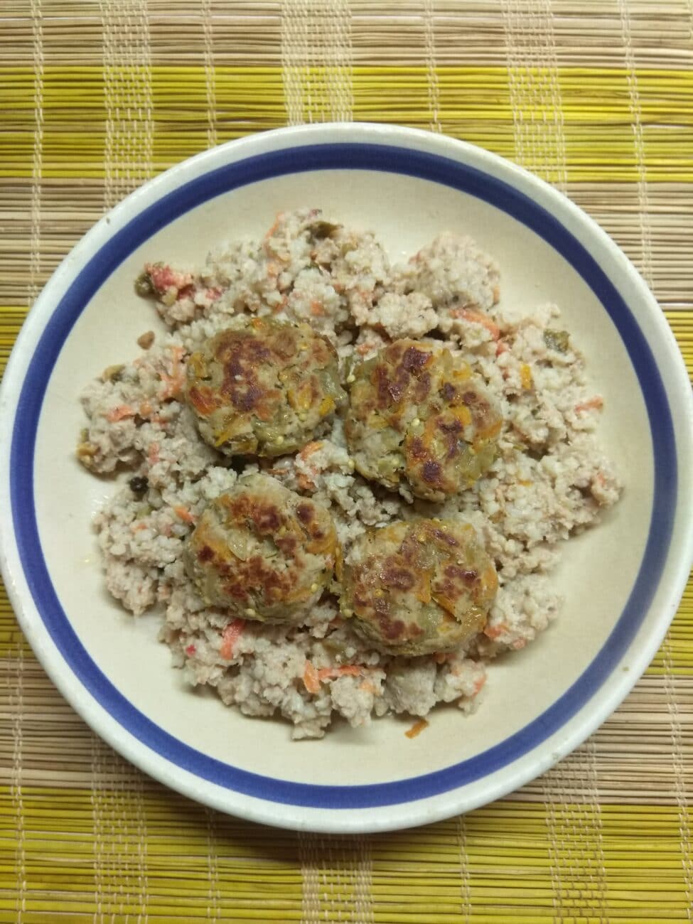 Мясные котлеты с баклажанами