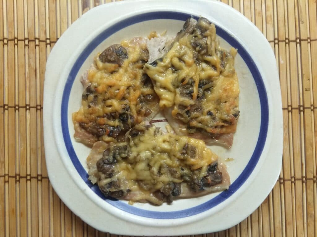 Фото рецепта - Мясо по-французски с шампиньонами - шаг 6