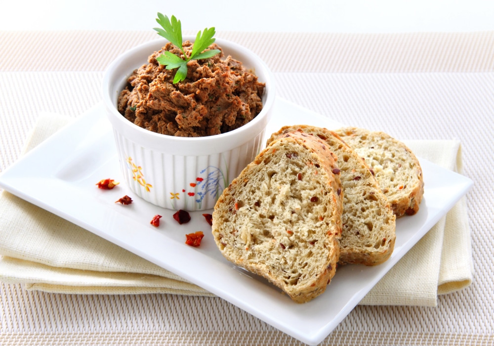 Фото рецепта - Паштет из куриной печени с луком и морковью - шаг 7