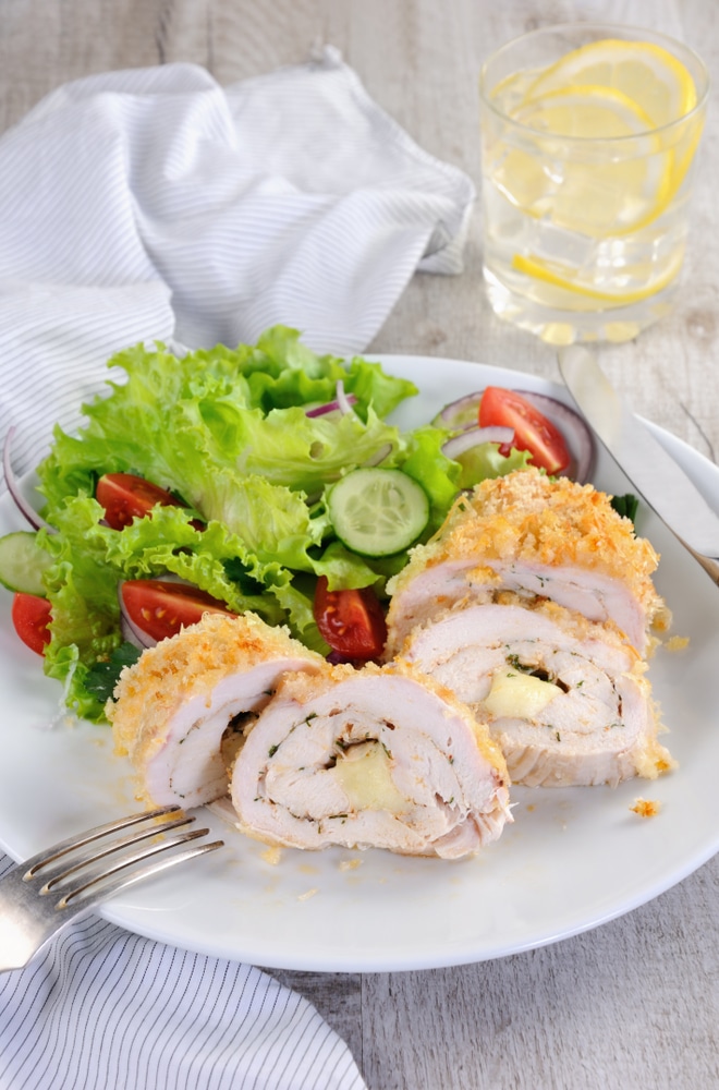 Рулетики из куриного филе с сыром