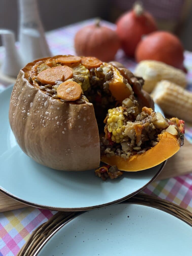 Овощное рагу в тыкве