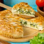 Пирог "Улитка" со шпинатом и сыром фета рецепт с фото пошагово