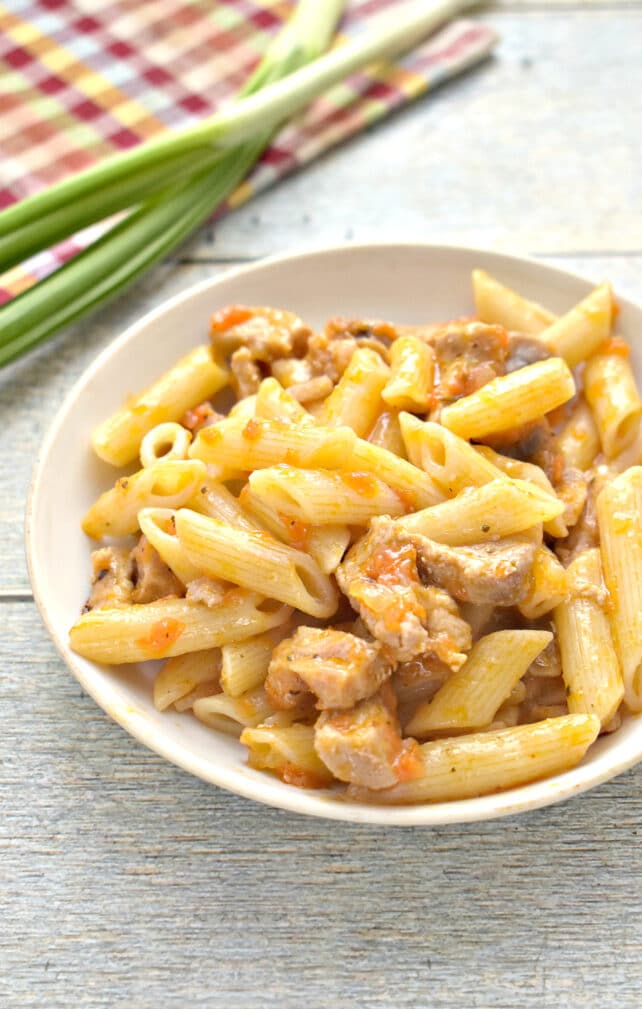 Макароны со свининой и грибами