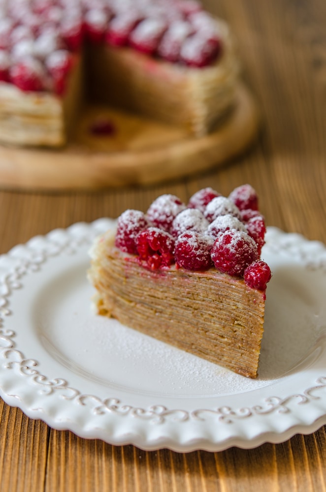 Блинный торт с кремом из сгущенки
