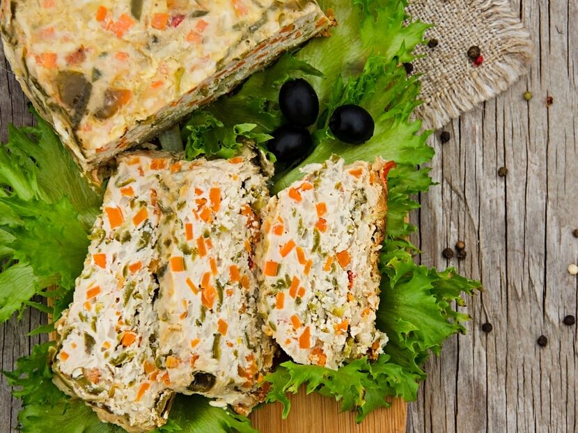 Фото рецепта - Мясной хлеб из куриного фарша с перцем и морковью - шаг 6