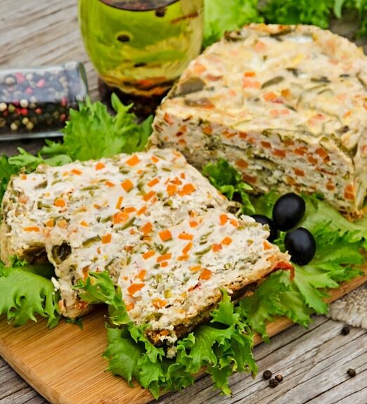Мясной хлеб из куриного фарша с перцем и морковью