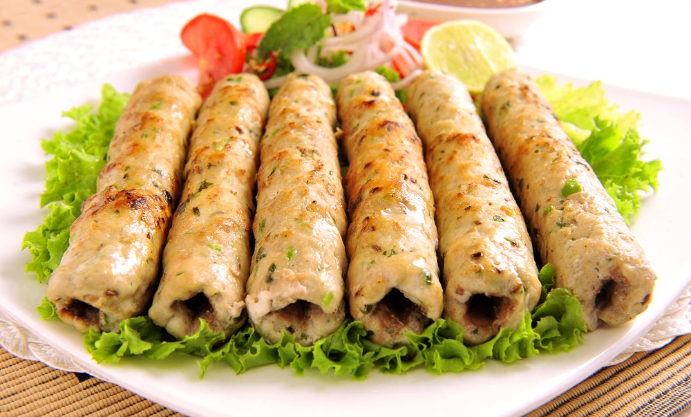 Фото рецепта - Сочный куриный люля-кебаб - шаг 5