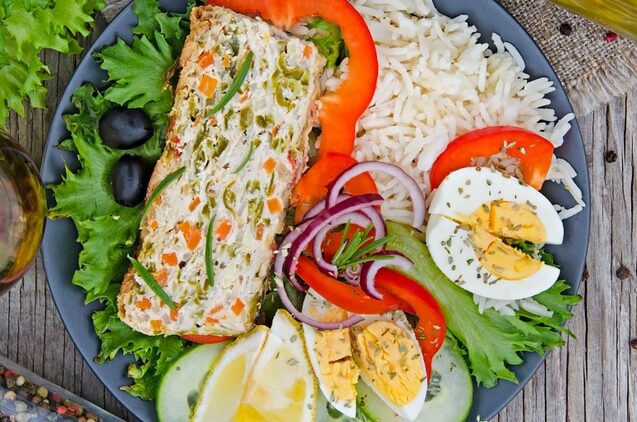 Фото рецепта - Мясной хлеб из куриного фарша с перцем и морковью - шаг 7
