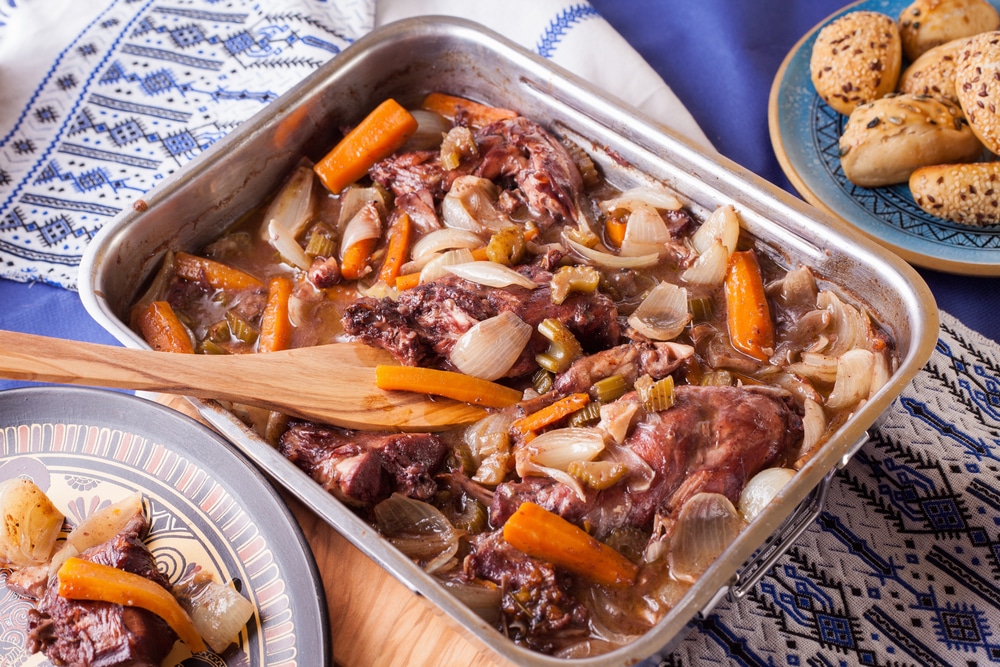 Стифадо — рагу с кроликом и овощами