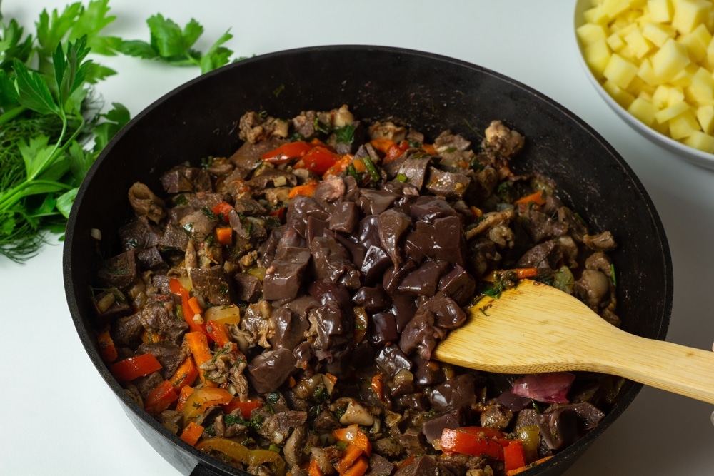 Фото рецепта - Куырдак — жаркое с овощами - шаг 5