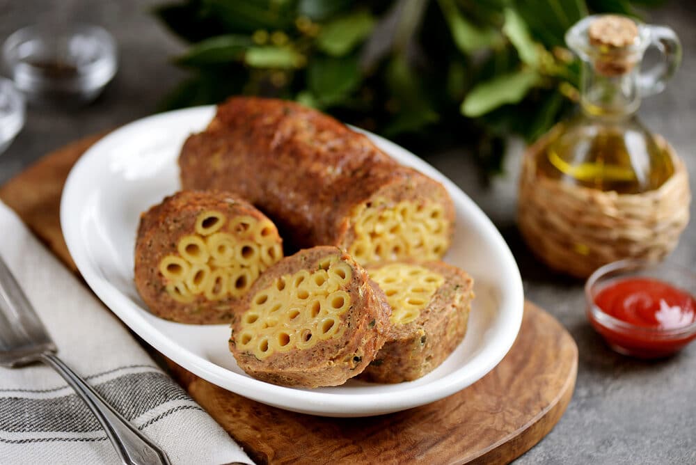 Фото рецепта - Мясной рулет с макаронами - шаг 5