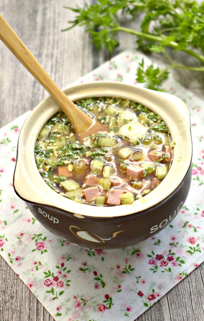 Окрошка с колбасой и картошкой на квасе