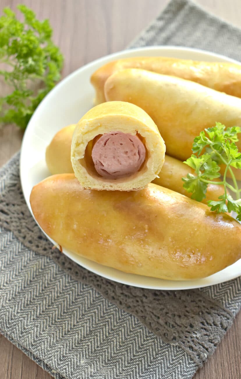 Сосиски в тесте с сыром в духовке