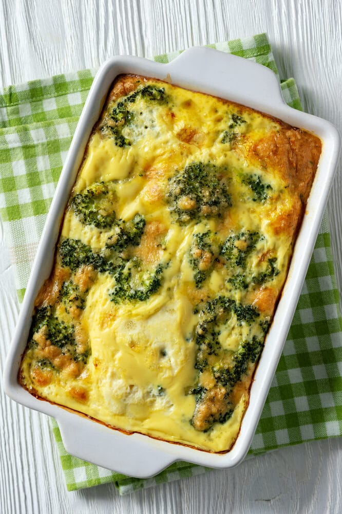 Запеканка из капусты брокколи с яйцами и сыром