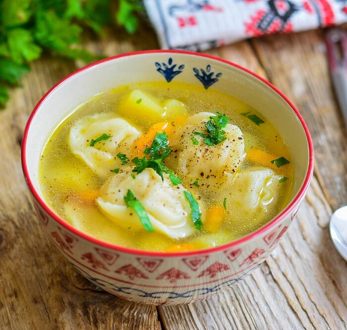 Суп с пельменями и картофелем