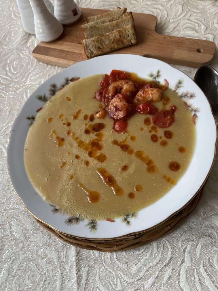 Фото рецепта - Крем-суп из красной чечевицы с креветками - шаг 8