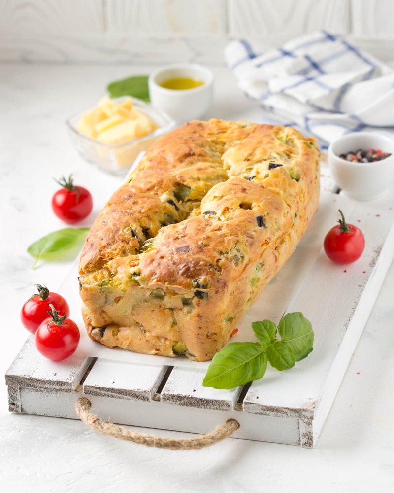 Фото рецепта - Закусочный пирог с овощами и сыром - шаг 12