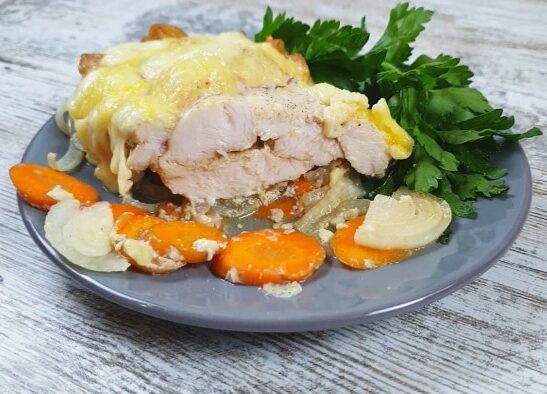 Запеченная куриная грудка с сыром