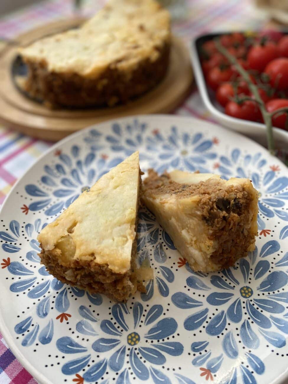 Картофельная запеканка с фаршем и грибами