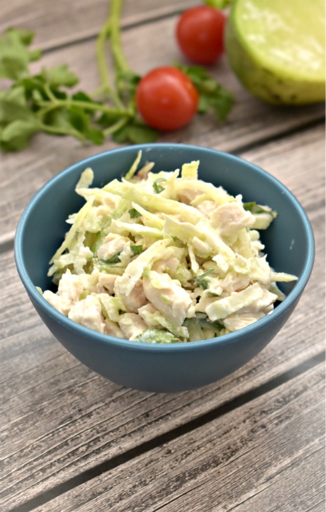 Салат с курицей и зелёной редькой