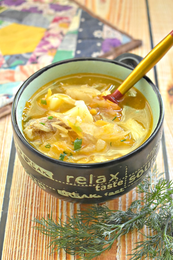 Щи из квашеной капусты с мясом